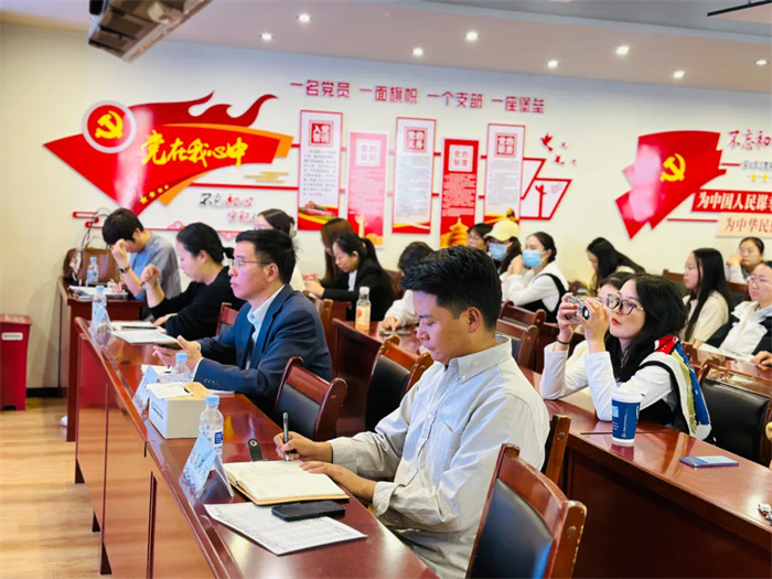 西藏阜康醫院護理部組織召開2024年上半年護理人員外出進修分享會